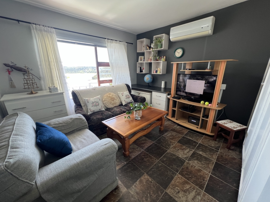 4 Bedroom Property for Sale in Bonza Bay Eastern Cape